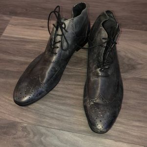 Men leather shoes